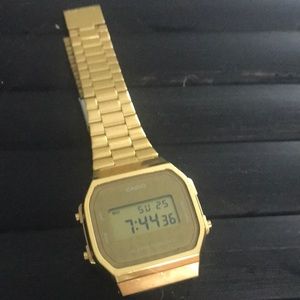 Casio gold watch. Vintage look!